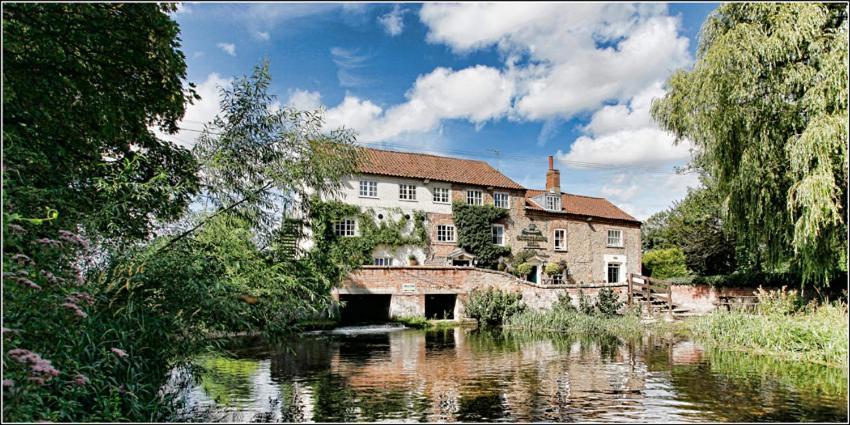Hôtel Sculthorpe Mill à Fakenham Extérieur photo